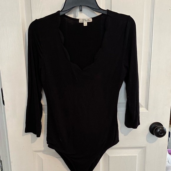 Nine Britton Amy Scalloped Neckline Bodysuit - Picture 2 of 5